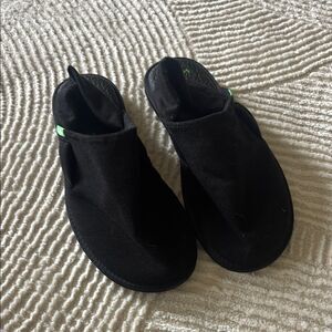 Sanuk Black Slippers Comfortable Casual Footwear